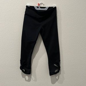Fabletics capris leggings